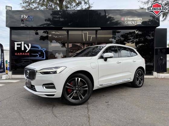 VOLVO XC60 2.0 T8 HYBRID MOMENTUM AWD GEARTRONIC